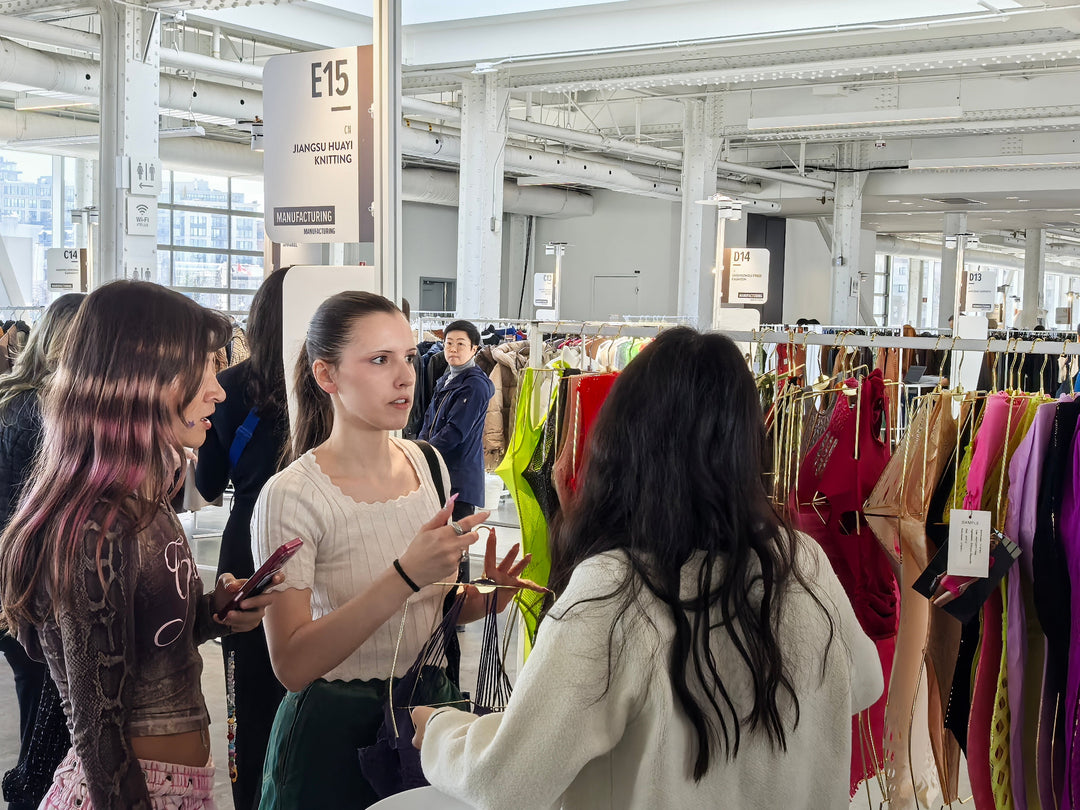 Huayi Knitting showcases its products at the PV Canada trade show, exploring new opportunities in the high-end North American market.